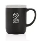 Taza de cerámica con borde blanco