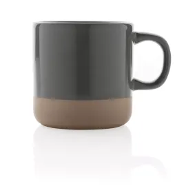 Becher aus glasiertem Keramik